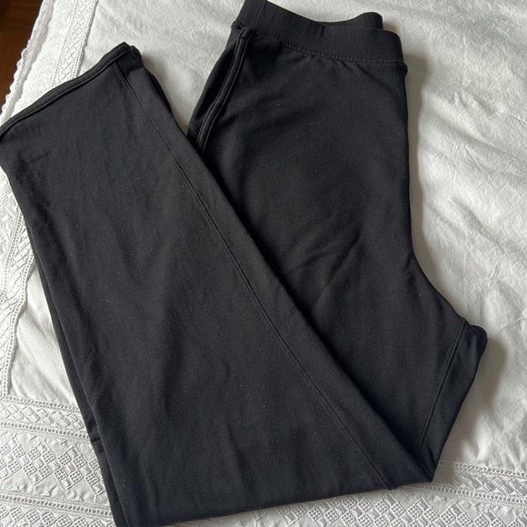 Lululemon pants, straight leg, high rise, black size 4 - Picture 2 of 16